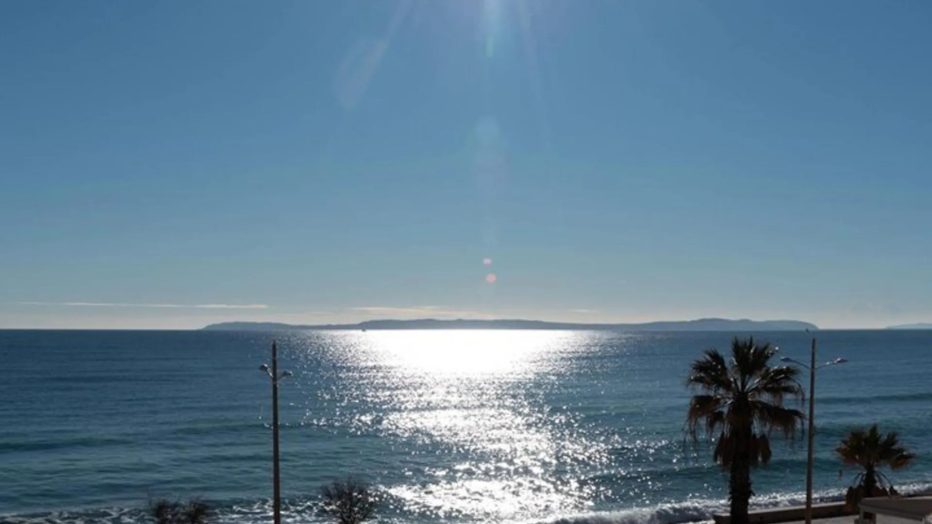 Studio 4 Personnes, Face Plage, Parking, Climatisation - Le Lavandou - Fr-1-803-22